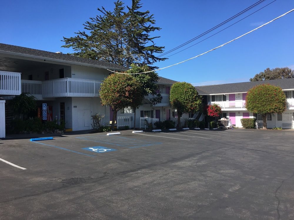 Stargazer Inn And Suites Monterey Exterior photo